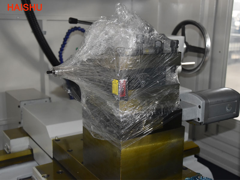 購買輪轂數(shù)控車床售后服務(wù)尤為重要