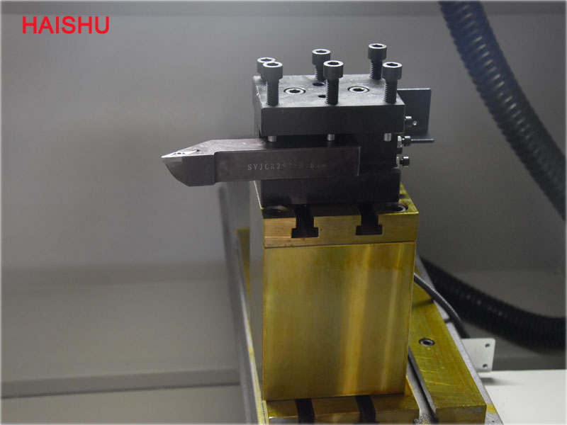 輪轂拉絲機(jī)發(fā)展?jié)摿楹稳绱舜? />我國已經(jīng)明確立法提倡翻新汽車輪轂的使用了。《中華人民共和國循環(huán)經(jīng)濟(jì)促進(jìn)法》第四章第四十條規(guī)定：國家支持企業(yè)開展機(jī)動(dòng)車零部件、工程機(jī)械、機(jī)床等產(chǎn)品的再制造和翻新。</div>
                    </li><li id=